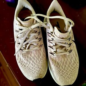 Nike Zoom tennis shoes